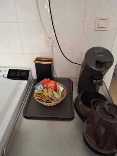 Photo de la galerie de l'établissement Marius Comfort Studio - Heart of Avignon AC & Wi-Fi, à Avignon