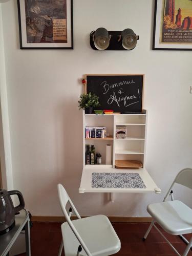 Photo de la galerie de l'établissement Marius Comfort Studio - Heart of Avignon AC & Wi-Fi, à Avignon