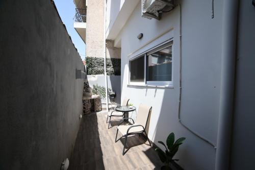 Balkoni atau teres di loft apartment 1