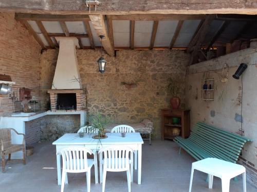 Photo de la galerie de l'établissement Maison de Caractère au coeur d'un village, à Sainte-Maure-de-Peyriac