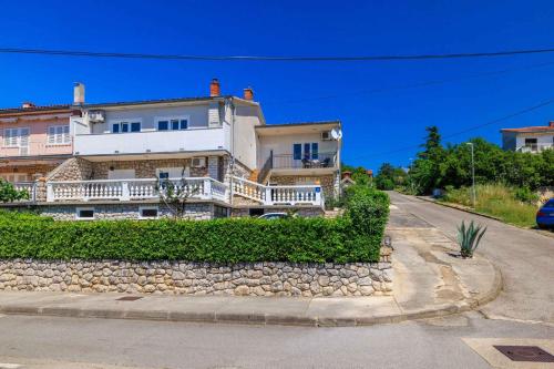 Apartment in Novi Vinodolski 15435