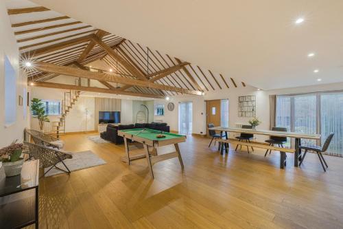 Τραπέζι μπιλιάρδου στο Barn with Hot Tub, Pool Table & Pizza Oven