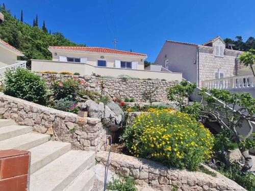 Holiday home in Gruda 43517