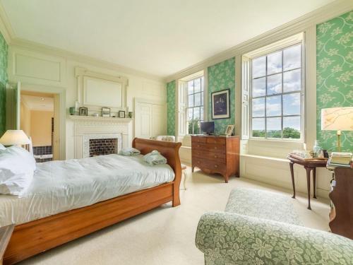Ένα ή περισσότερα κρεβάτια σε δωμάτιο στο Inglethorpe Hall
