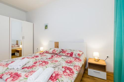 Apartments by the sea Baska, Krk - 23915