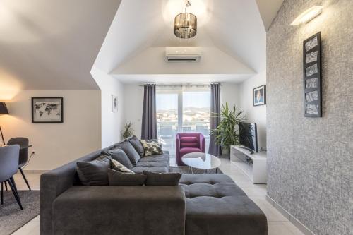 Apartments with parking space Kastel Novi, Kastela - 24645