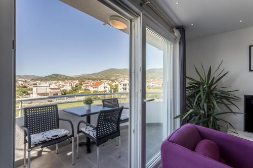 Apartments with parking space Kastel Novi, Kastela - 24645