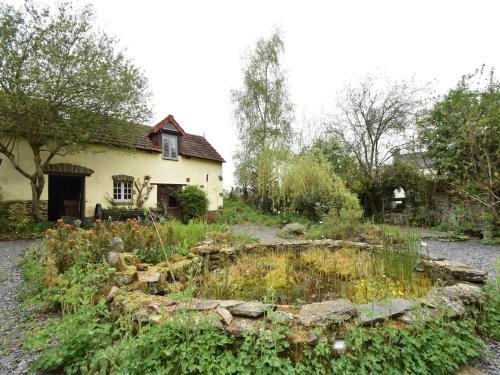 Photo de la galerie de l'établissement Holiday Home near Omaha Beach, cleaning included, à Saint-Clair-sur-lʼElle