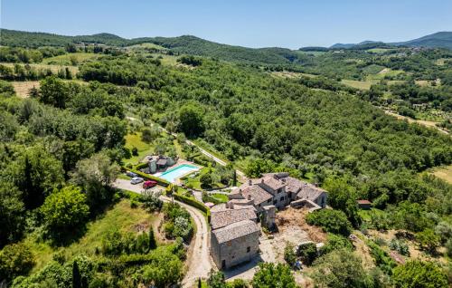 an aerial view of an estate with a swimming pool at Lorenzo in Acqualoreto