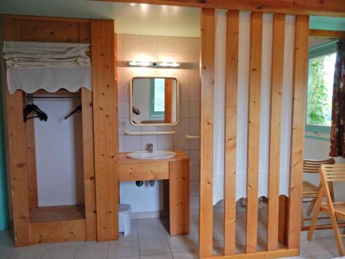 Koupelna v ubytování Holiday Home in Marignac with Mountain Views, cleaning included