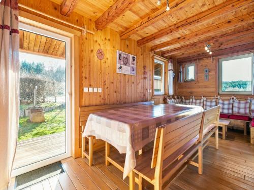 Chalet in Harreberg with Garden Views, cleaning included