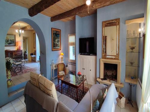 Villa in France with Pool and Vineyards, cleaning included