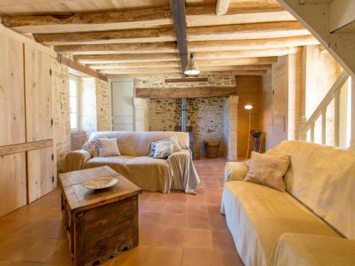 Holiday Home in Loubejac with Bubble Bath, cleaning included