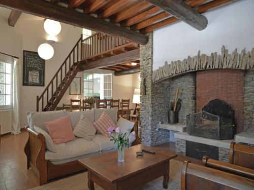 Mansion in Beaucaire with Private Pool, cleaning included