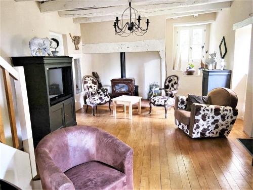 Holiday Home in Altillac with Pool and Garden, cleaning included