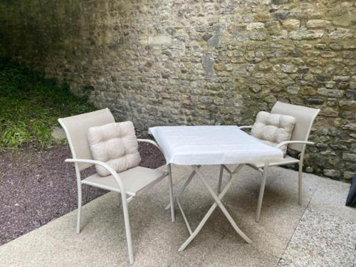 Cottage in Bayeux near Tapestry Museum, cleaning included