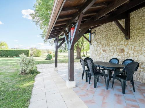 Gallery image of Spacious holiday home with terrace, cleaning included in Saint-Nexans