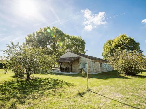 Gallery image of Spacious holiday home with terrace, cleaning included in Saint-Nexans