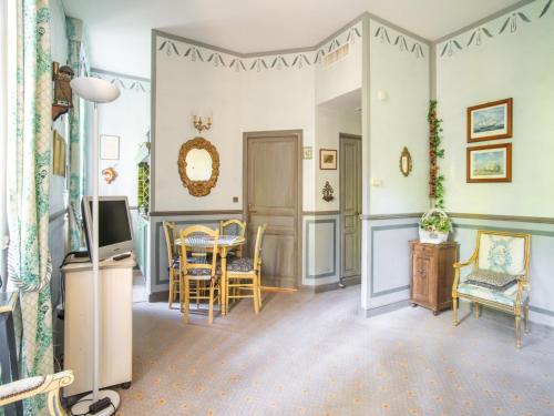 Φωτογραφία από το άλμπουμ του Villa in Grimaud near Tennis Court & Pool, cleaning included σε Montbrun-les-Bains