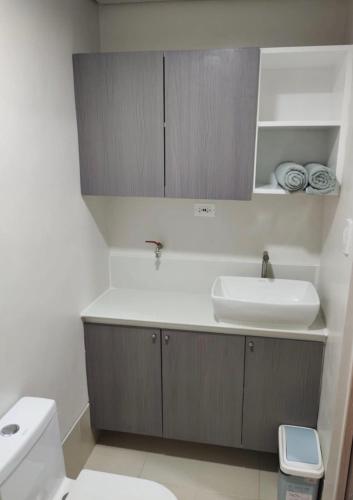 Phòng tắm tại Unit A-1008 Style Residences