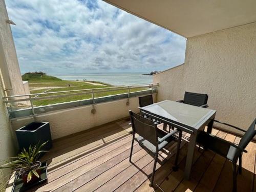 Bel appartement T3 rénové avec vue sur mer à Royan - FR-1-494-213