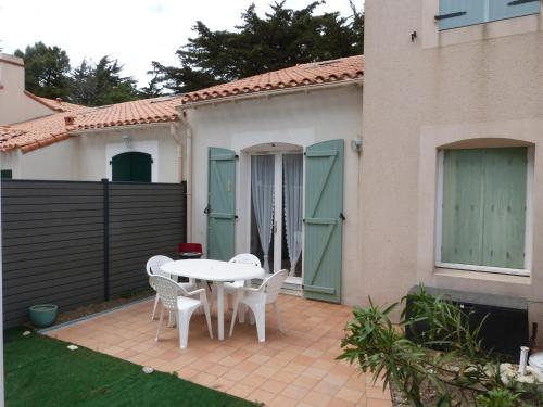 Noirmoutier : Maisonnette en résidence près de la plage, 5 pers, animaux admis - FR-1-823-81