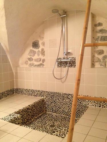 Ein Badezimmer in der Unterkunft Chambre d'hôtes La Font