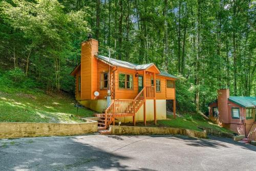 Shady Grove, Pet-Friendly Cabin, In-Room Jacuzzi, King Bed, WiFi photo 30