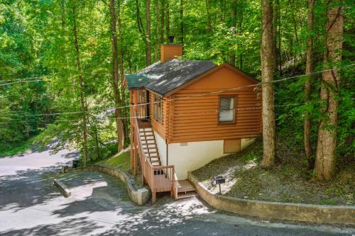 Deer View, Hot Tub, Private Cabin, Close to Everything photo 25