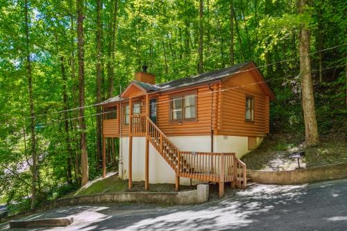 Deer View, Hot Tub, Private Cabin, Close to Everything photo 29