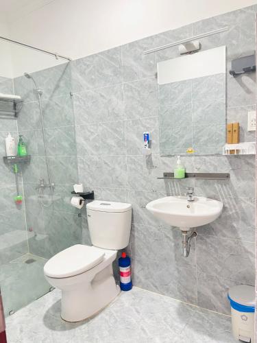 Bilik mandi di I RiverSide A402 I Spacious Studio W Kitchen & Park View