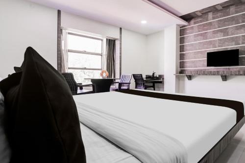Μια τηλεόραση ή/και κέντρο ψυχαγωγίας στο Townhouse Kranti Square Aurangabad
