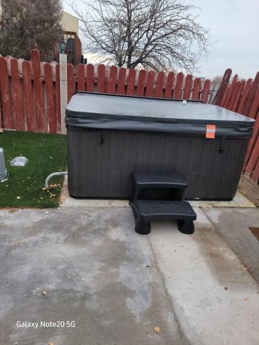 Gambar di galeri bagi townhouse with jacuzzi and 1 car garage di West Wendover