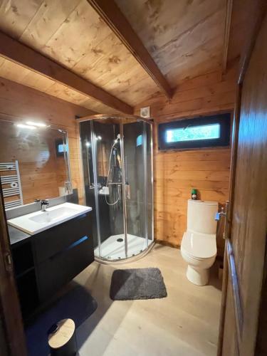 Koupelna v ubytování Chalet dans les bois