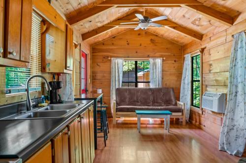 Lands End, Mountain View, Hot Tub, King Bed, WiFi, Fire Place photo 5