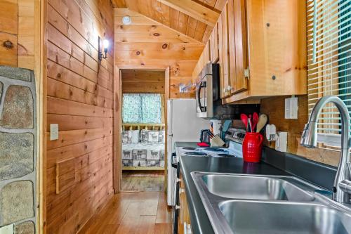 Lands End, Mountain View, Hot Tub, King Bed, WiFi, Fire Place photo 7