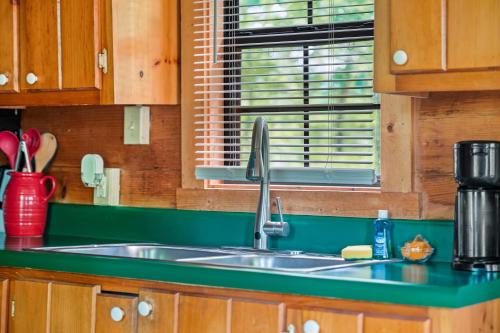 Lands End, Mountain View, Hot Tub, King Bed, WiFi, Fire Place photo 19