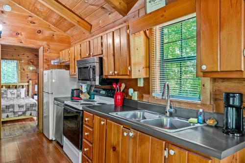 Lands End, Mountain View, Hot Tub, King Bed, WiFi, Fire Place photo 4