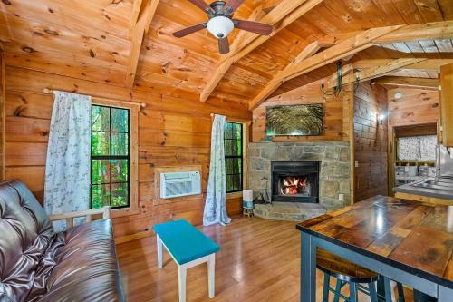 Lands End, Mountain View, Hot Tub, King Bed, WiFi, Fire Place photo 20