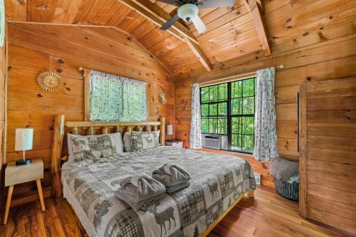 Lands End, Mountain View, Hot Tub, King Bed, WiFi, Fire Place photo 3
