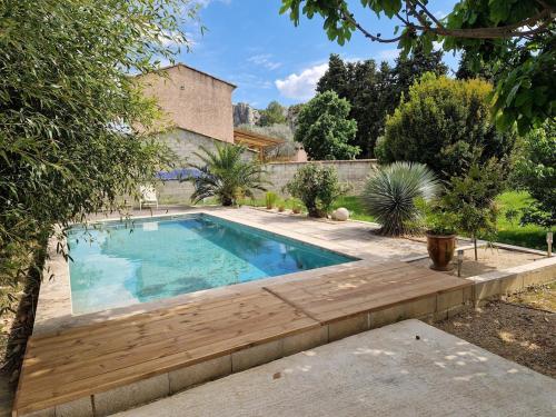 Provençal house with pool