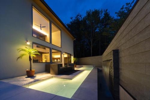 Kolam renang di atau dekat dengan villa-rizo 山田