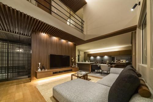 Televisyen dan/atau pusat hiburan di villa-rizo 山田