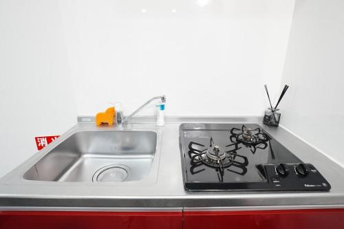Newly opened, 3 min walk to Hanazonocho subway station, large flat! 3 min drive to Namba!