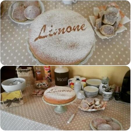 Agli Antichi Trulli في ألبيروبيلو: صورة مجمعة من صورتين لكعكة ومعجنات