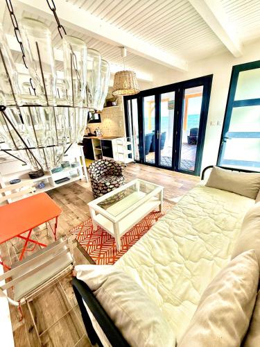 Ruang duduk di Casamarina2a Maisons bord de mer