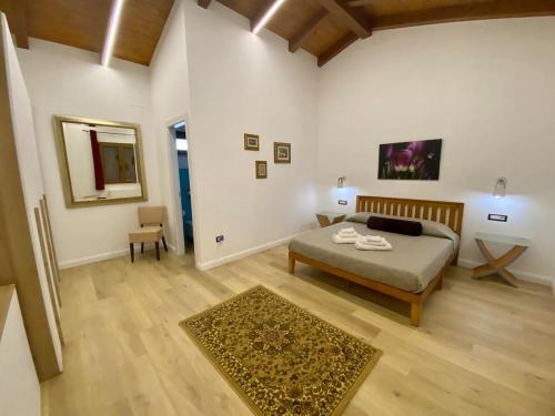 Postel nebo postele na pokoji v ubytování New entire villa with pool and sea views