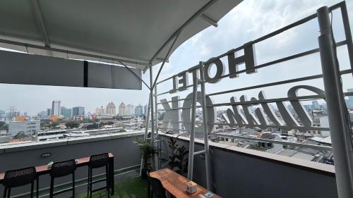 Hotel WITH OKにあるバルコニーまたはテラス