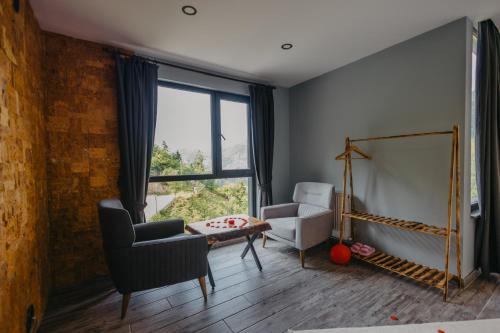 Ruang duduk di merzesuitotel