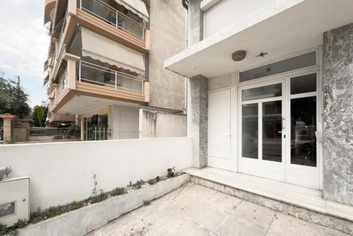 Studio Garden next to Metro station
